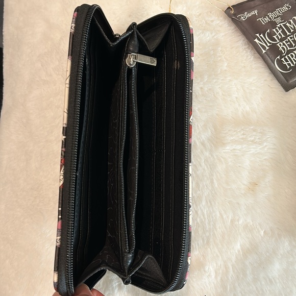 NWT! Loungefly Nightmare Before Xmas Zip Wallet w/Internal Coin Zip & Card Slots - Picture 6 of 12